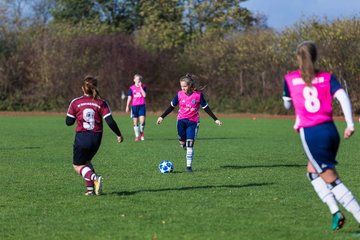 Bild 131 - B-Juniorinnen Halstenbek-Rellingen - Hamburger SV 2 : Ergebnis: 3:8